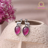 Deer Design Silver Tone Earrings – Teardrop Stone