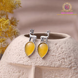 Deer Design Silver Tone Earrings – Teardrop Stone